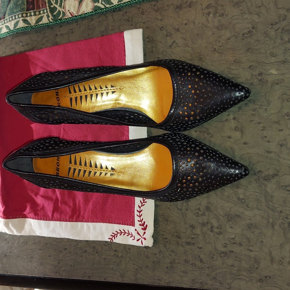 Low heels dark brown